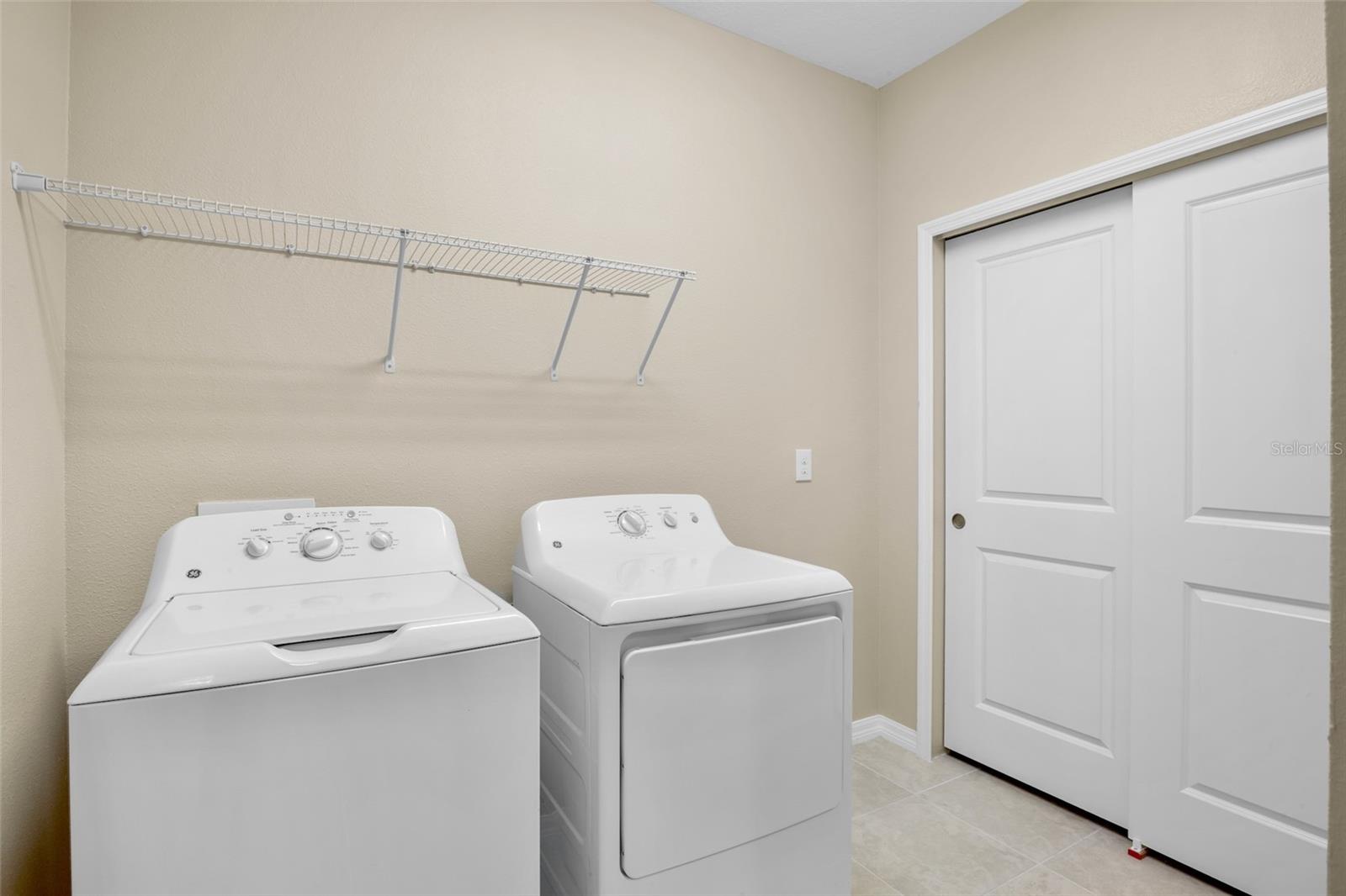 GARDEN HOMES/ESPLANADE PALMER - Residential Lease