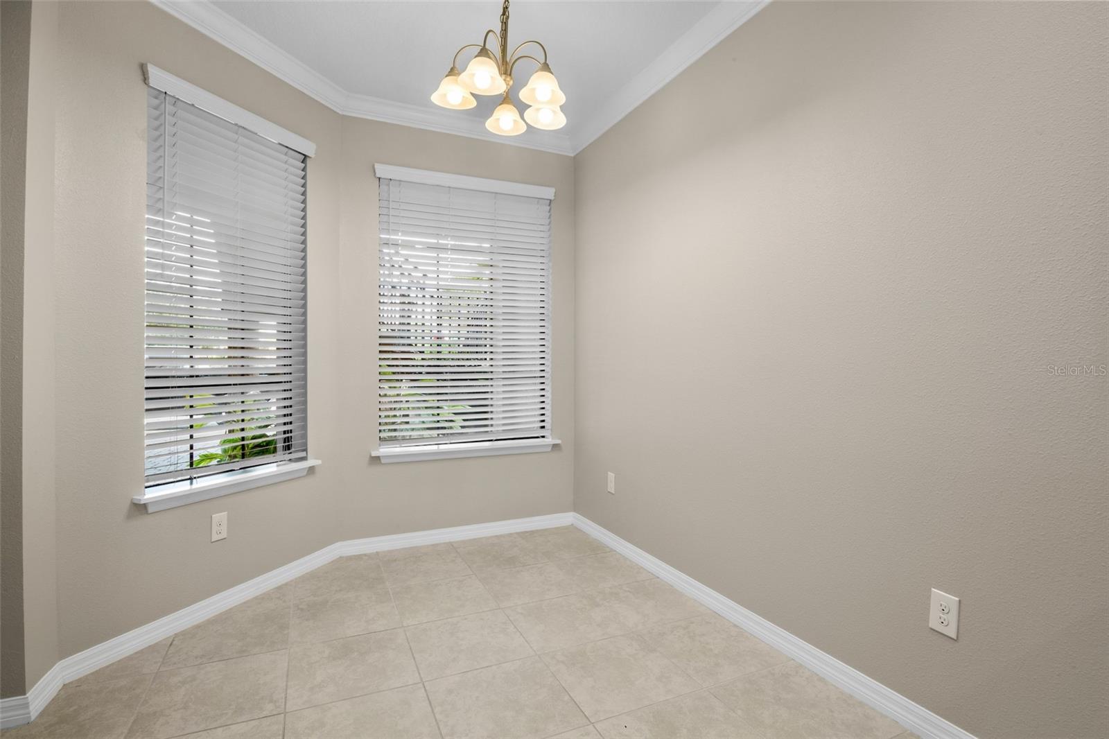 GARDEN HOMES/ESPLANADE PALMER - Residential Lease