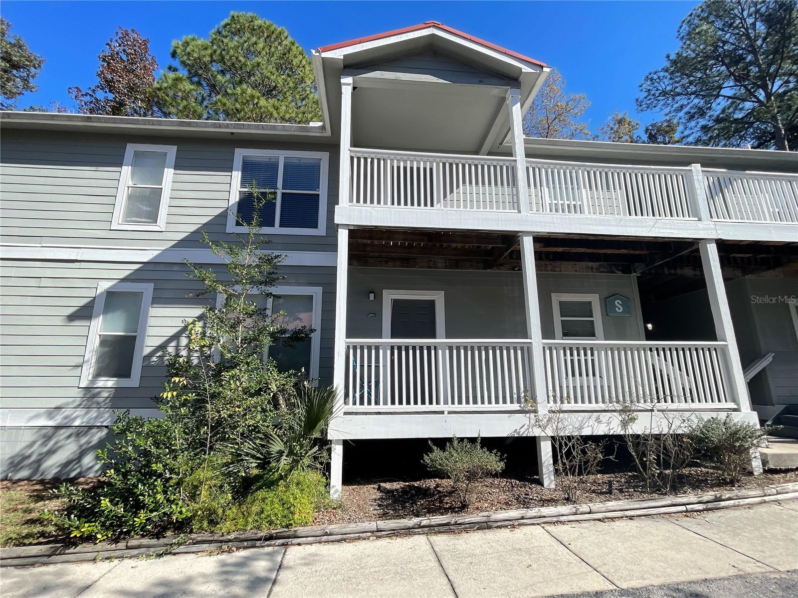 CAPSTONE QUARTERS CONDO - Residential