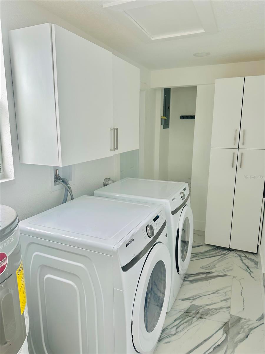 FLOR A MAR - Residential