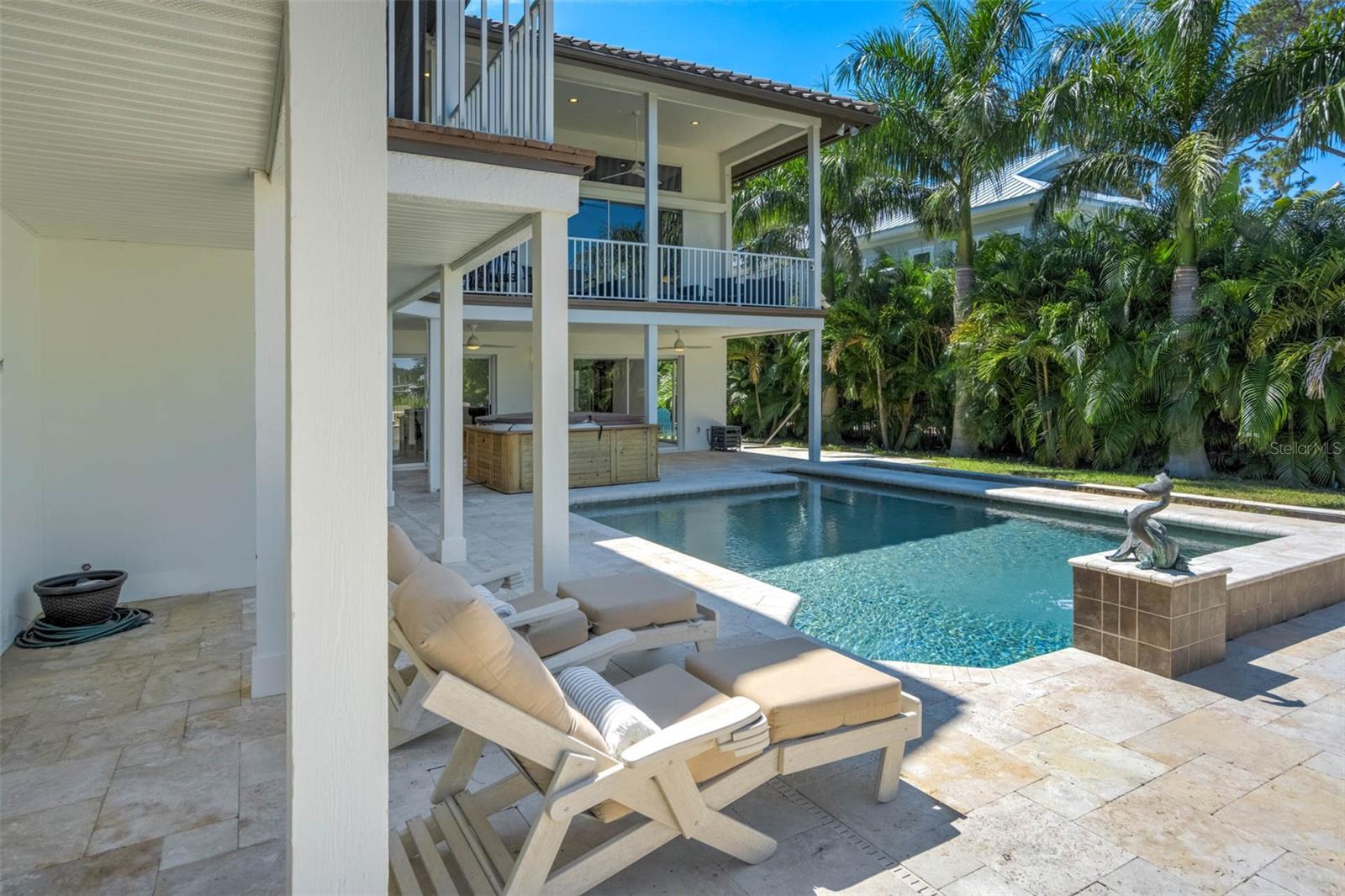 HAPPY BAYOU - Residential