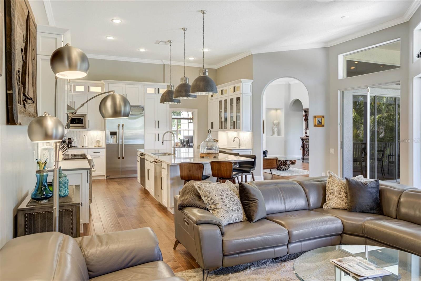 HAPPY BAYOU - Residential