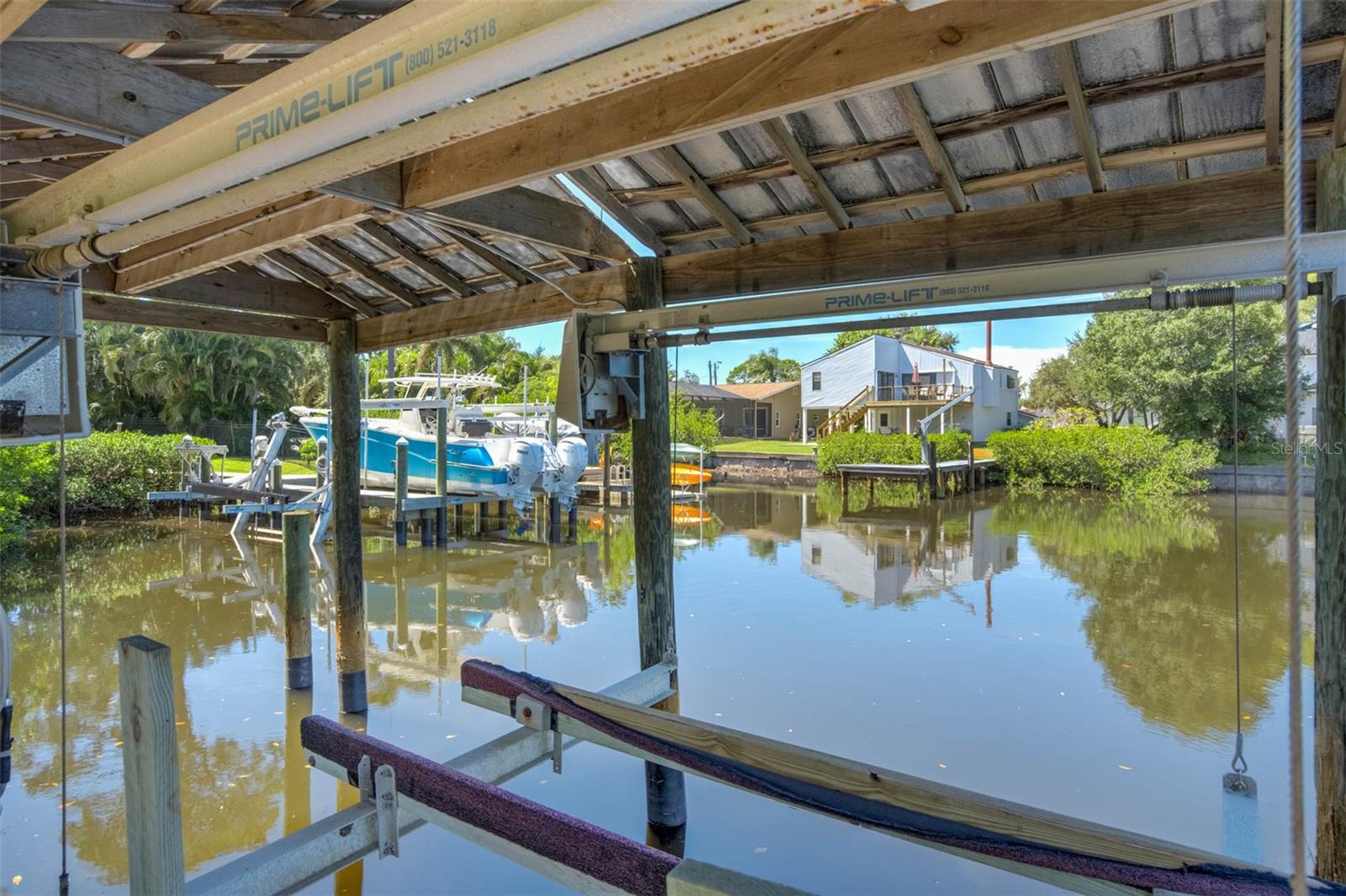 HAPPY BAYOU - Residential