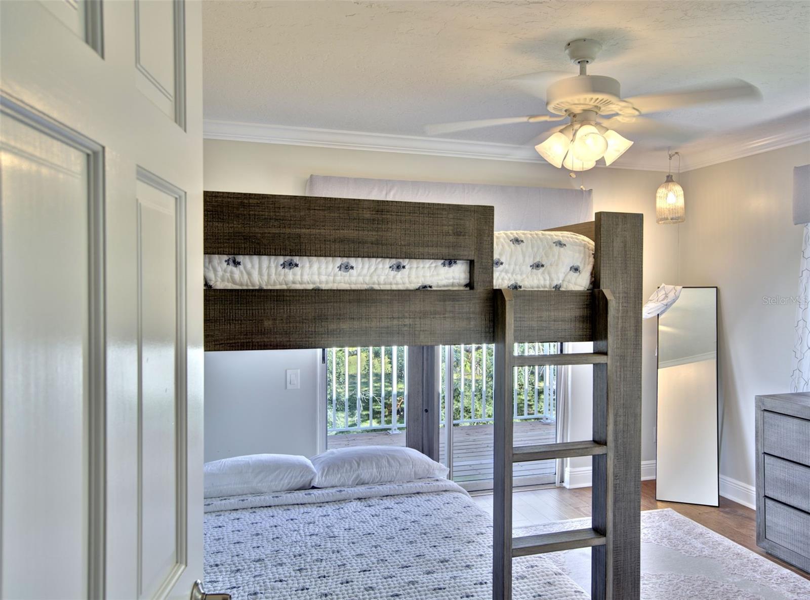 HAPPY BAYOU - Residential