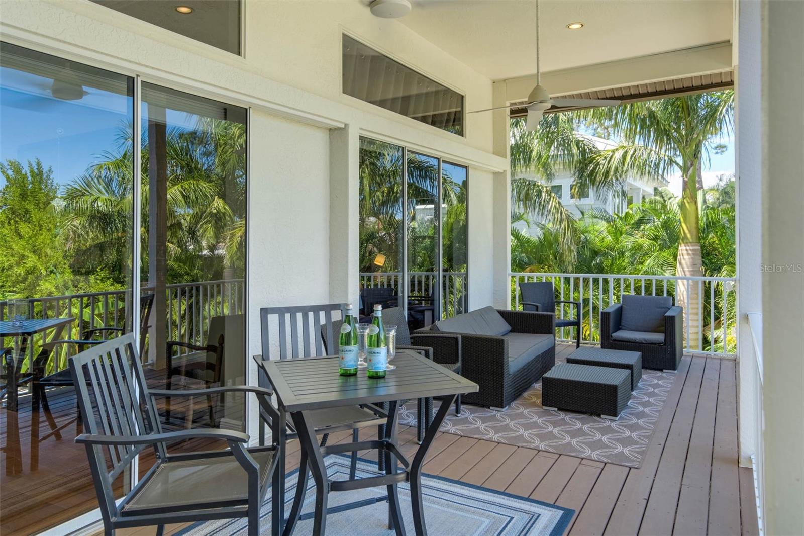 HAPPY BAYOU - Residential