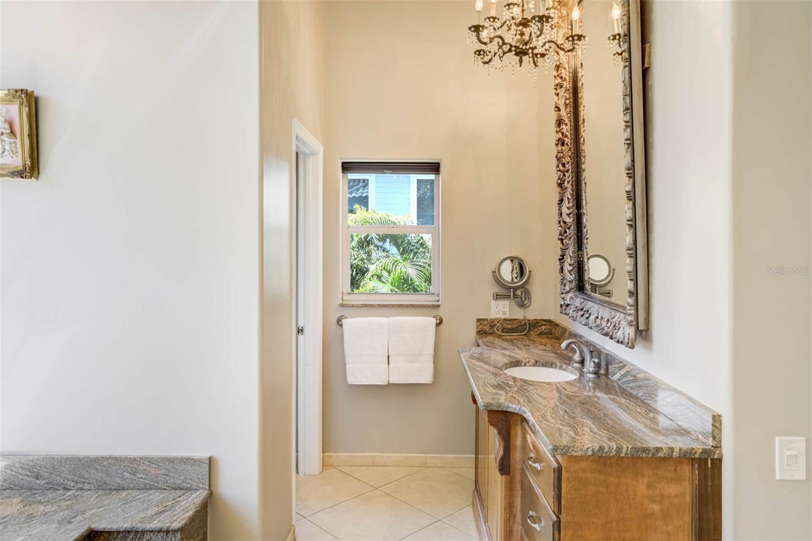 HAPPY BAYOU - Residential