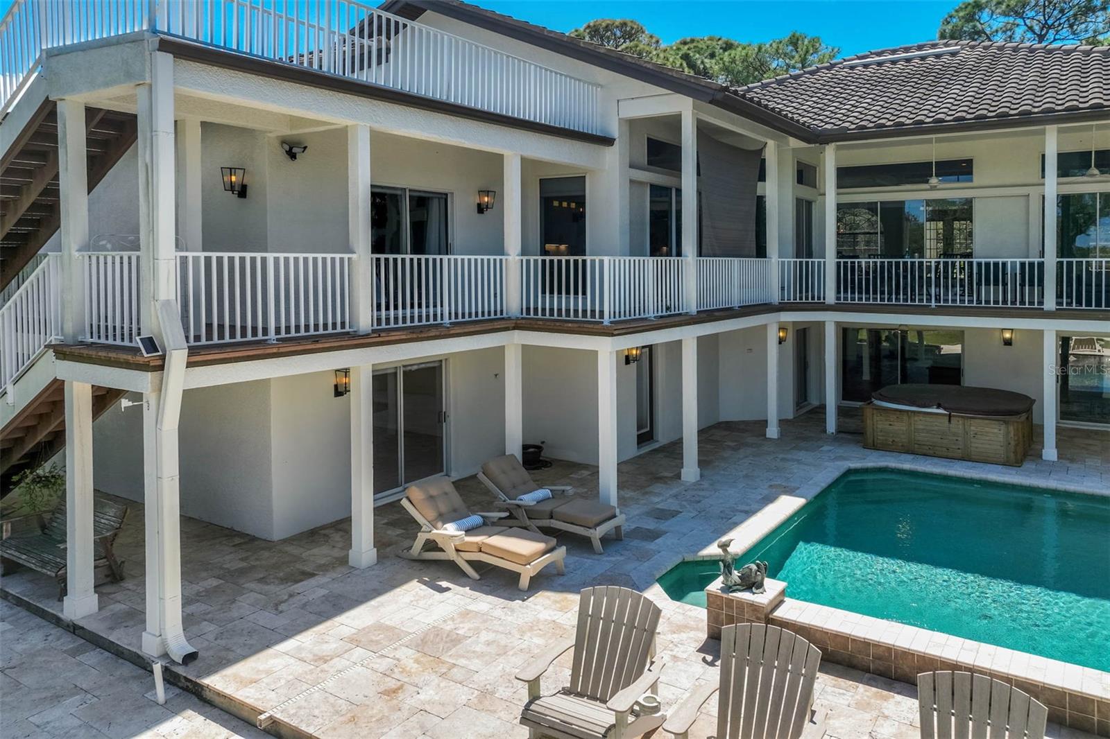 HAPPY BAYOU - Residential