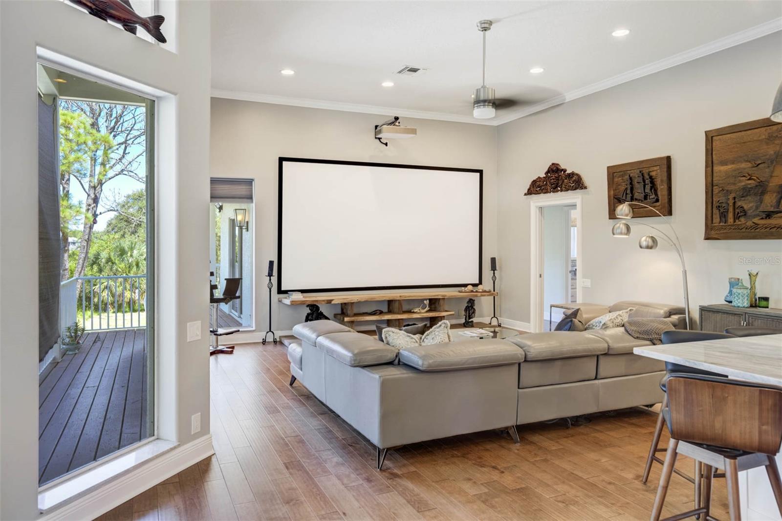 HAPPY BAYOU - Residential