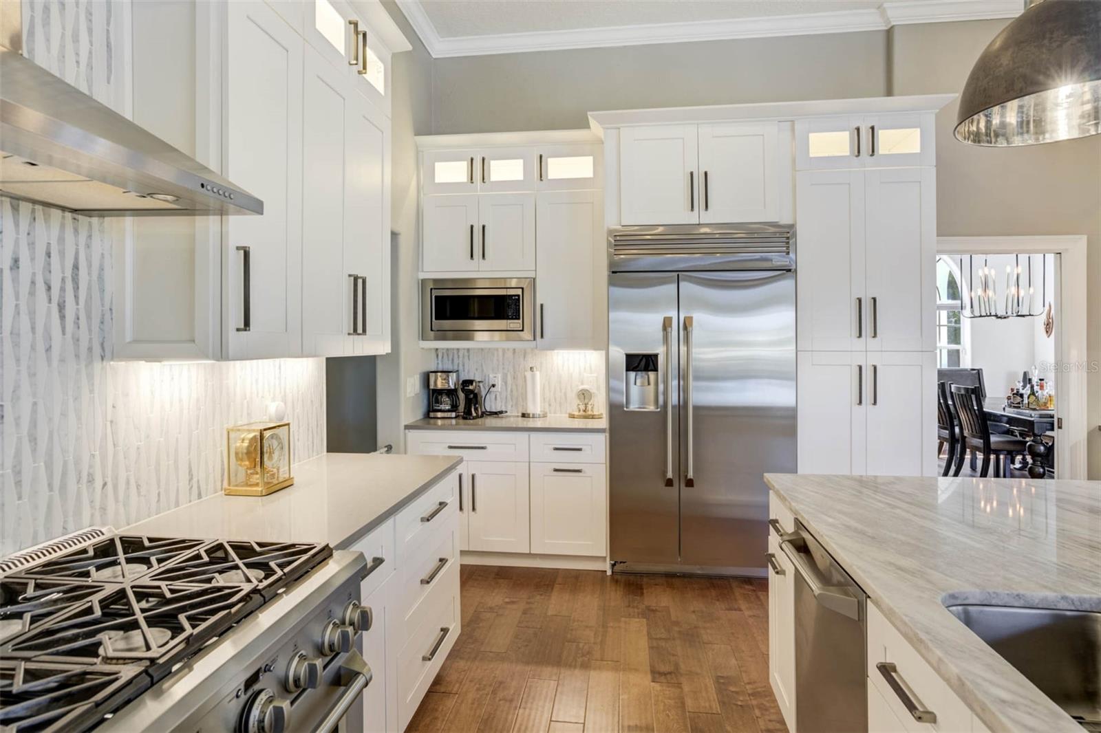 HAPPY BAYOU - Residential