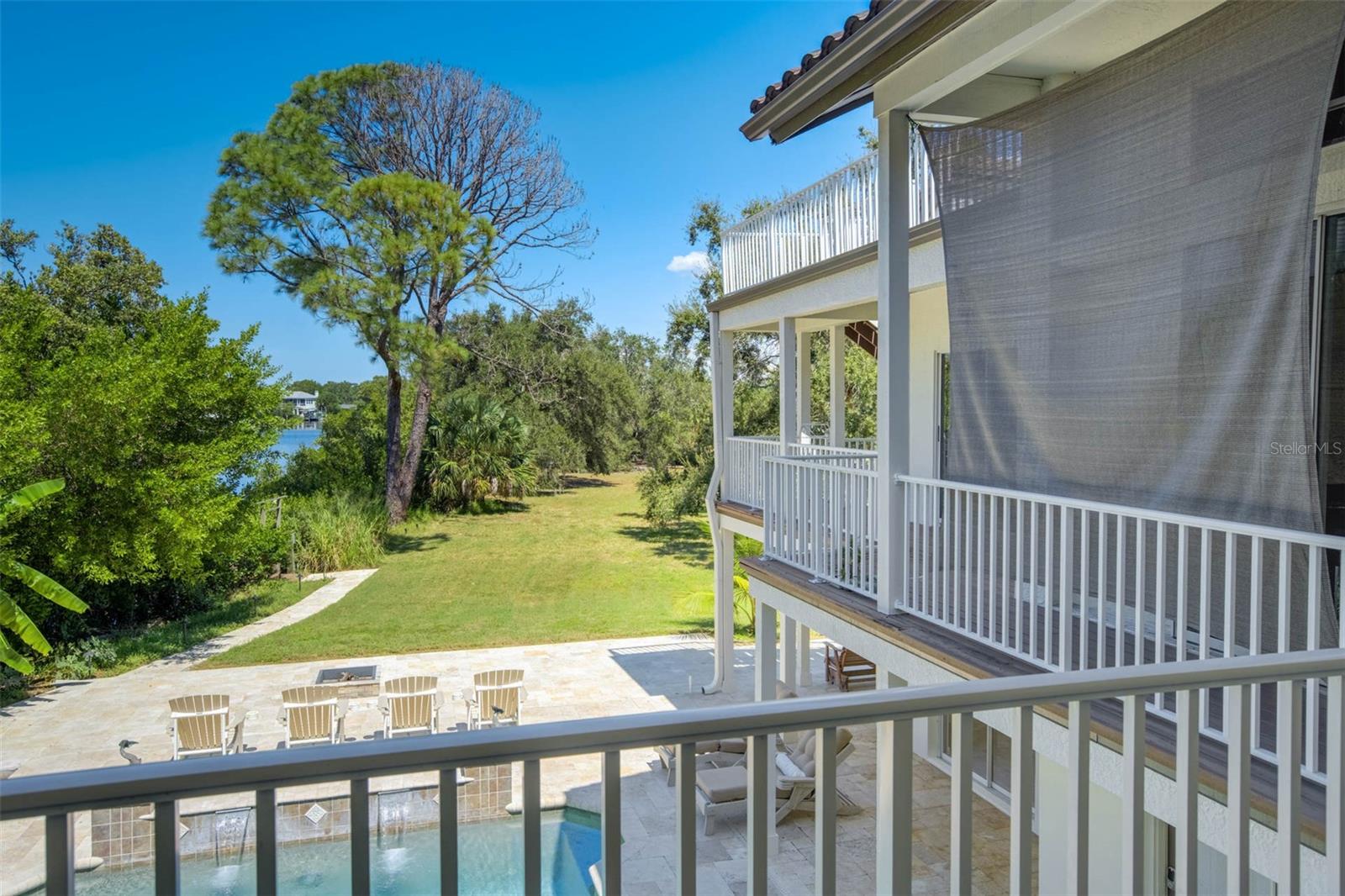 HAPPY BAYOU - Residential