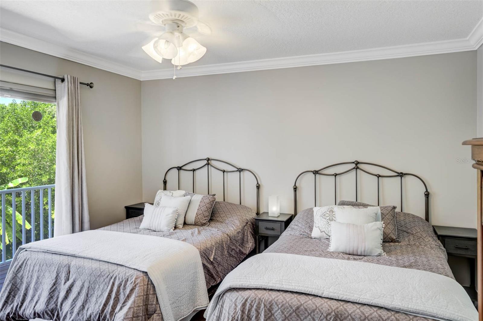 HAPPY BAYOU - Residential