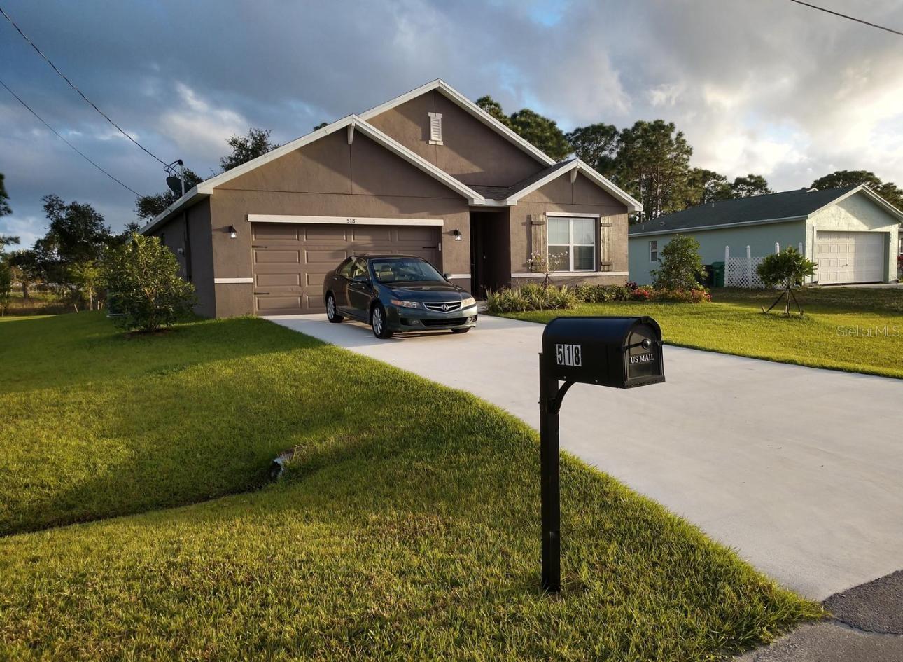 Great opportunity in Port St. Lucie! This charming single-family home sits on a spacious 10,000 sq. ft. lot (0.23 acres) in a quiet residential area — perfect for privacy, outdoor enjoyment, or even adding a pool.
The home features recently remodeled bathrooms and upgraded flooring, offering a fresh, modern feel from the moment you walk in.
Whether you're a first-time buyer, relocating, or investing, this is a smart move in one of Florida’s fastest-growing cities.
?? GPS Coordinates: 27.2775, -80.3628
? Lot Size: 10,000 sqft
? Remodeled baths & floors
? Zoning: RS-2 – Single Family
? No HOA – No Flood Zone