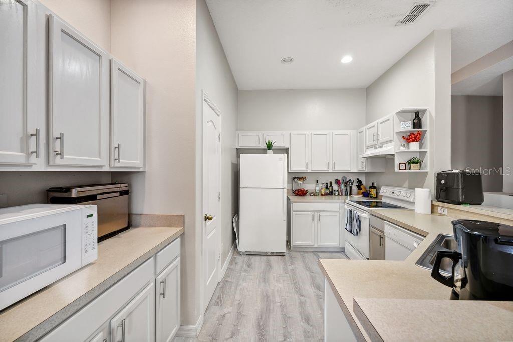 WATERSIDE ESTATES - Residential