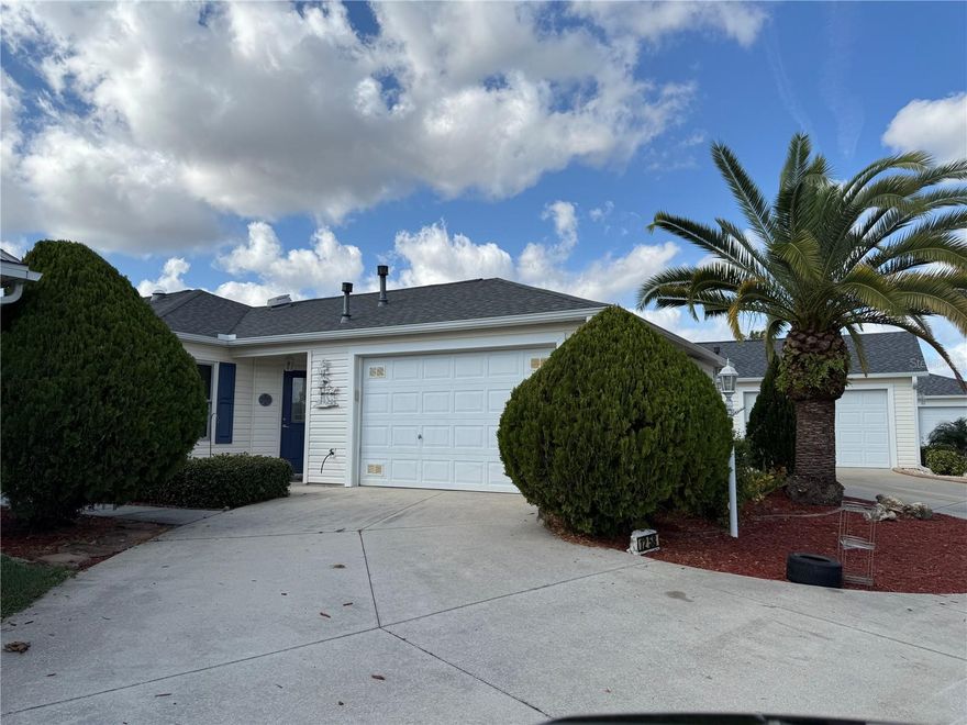 NEW TO THE RENTAL MARKET!!
Prime Location - Walking Distance to Lake Sumter Landing, Virginia Trace Pool.
2/2 Courtyard Villa with Large Extension, glass enclosed, under heat and air lanai with total privacy.... 2nd bedroom has desk + Murphy Bed.