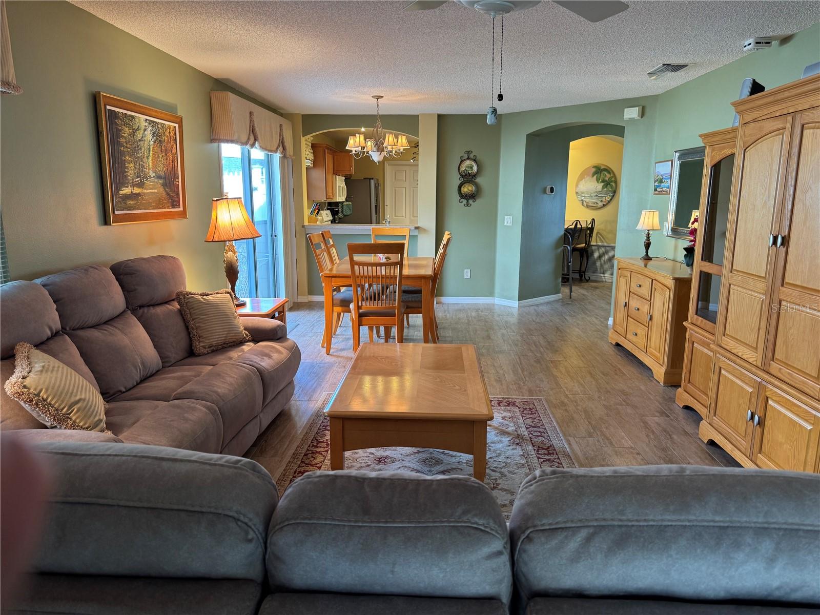 VILLAGES OF SUMTER VIRGINIA VINE VILLAS - Residential Lease