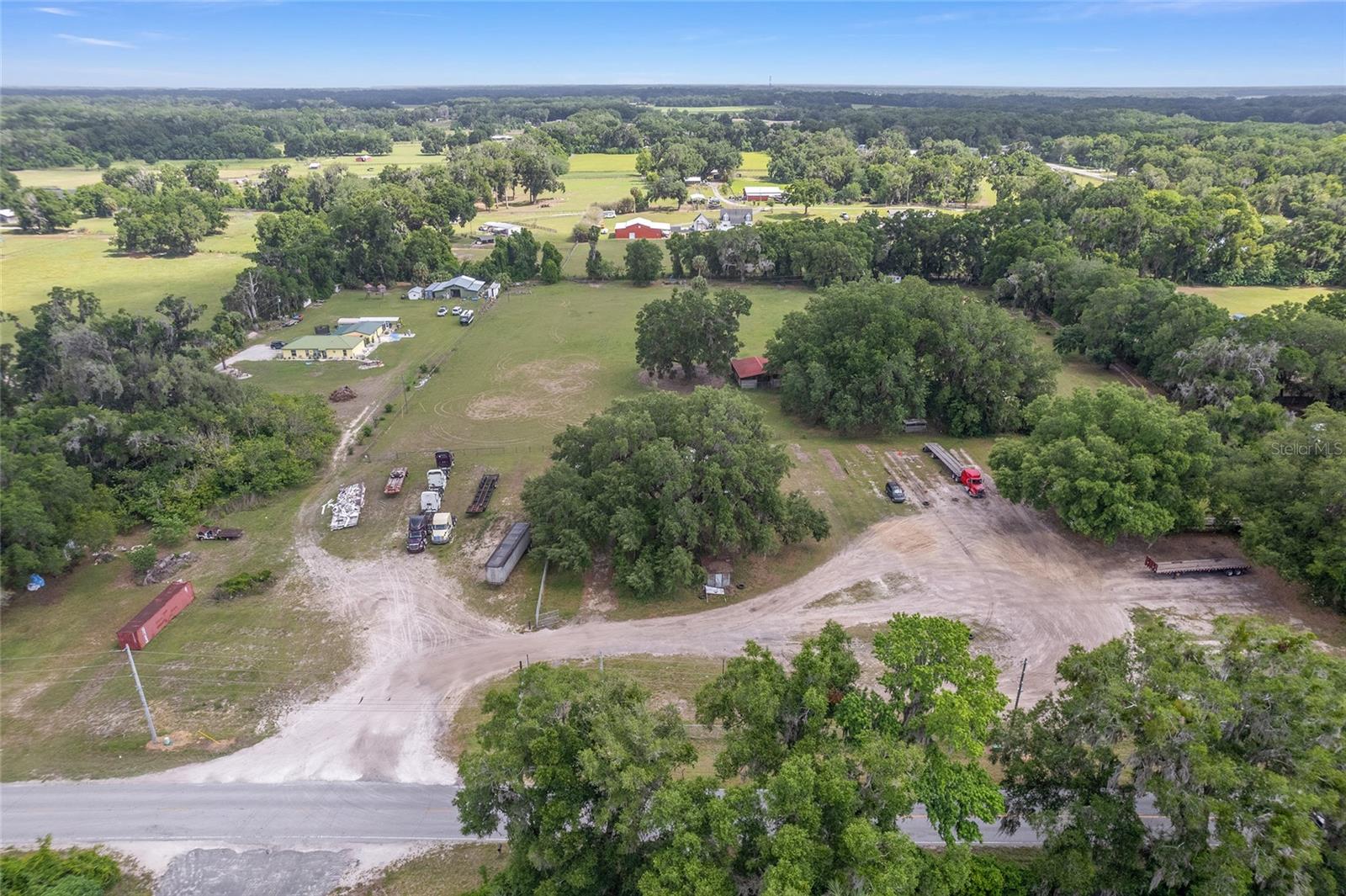 1751 E HIGHWAY 329