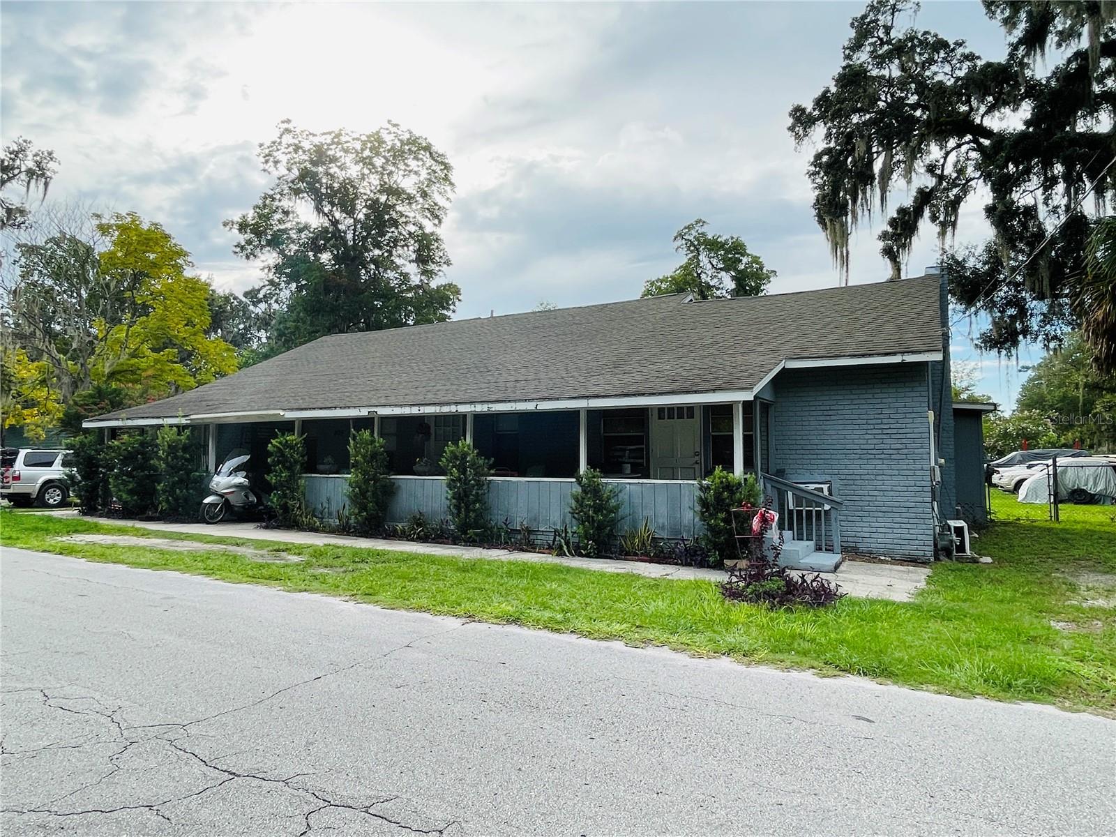 805 NW 24TH PLACE