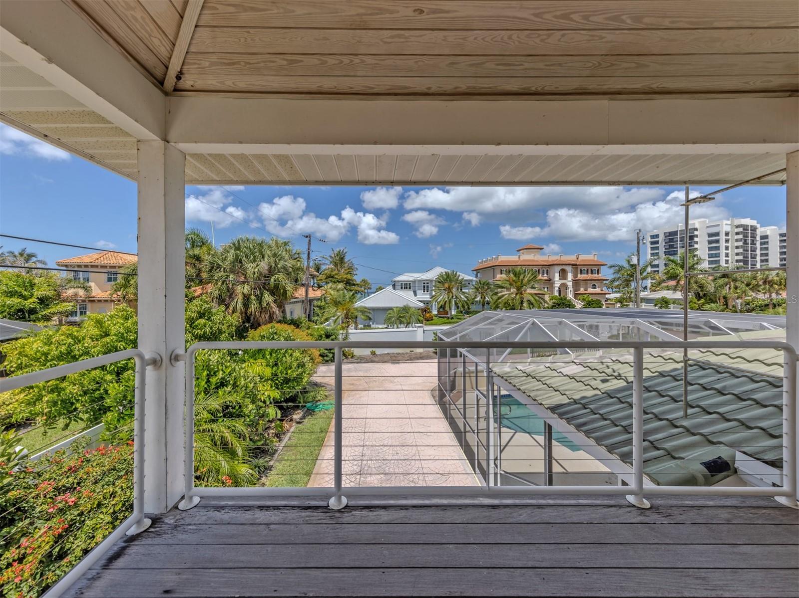 GULF MANOR - Residential