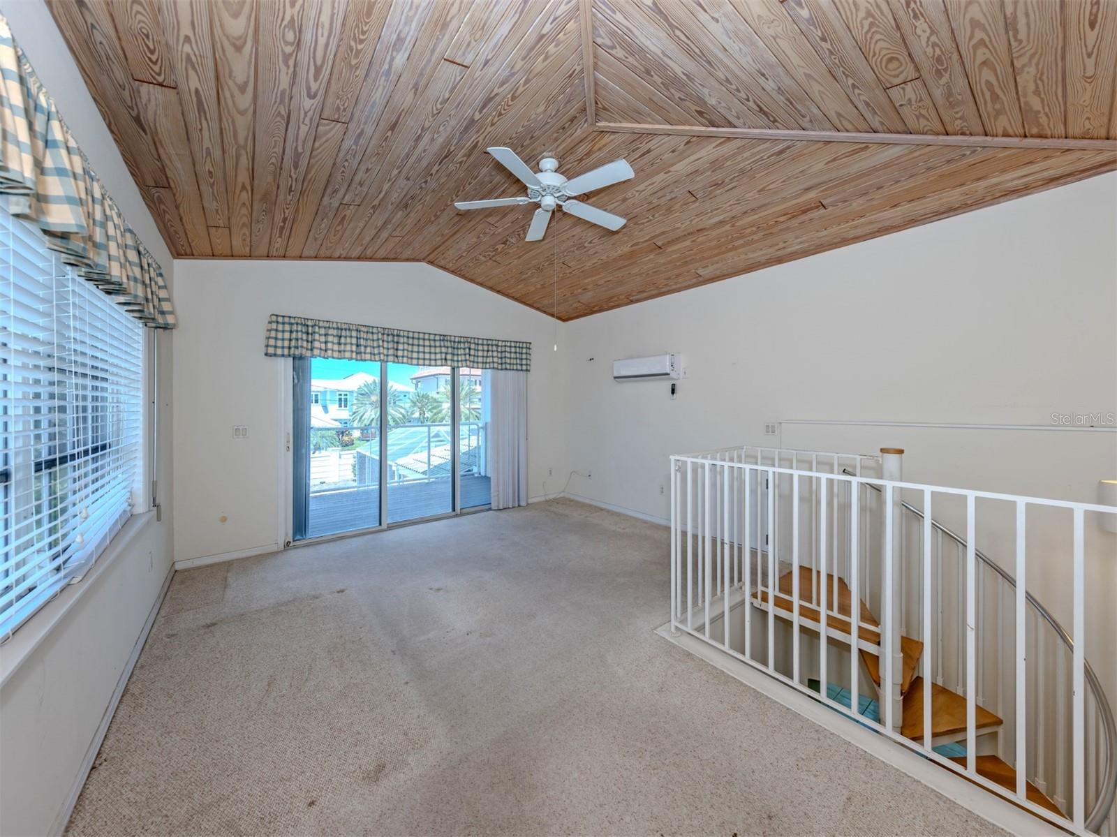 GULF MANOR - Residential
