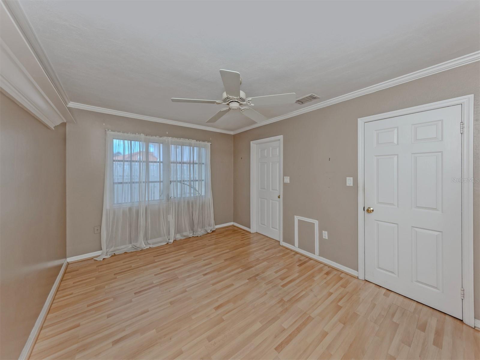 GULF MANOR - Residential
