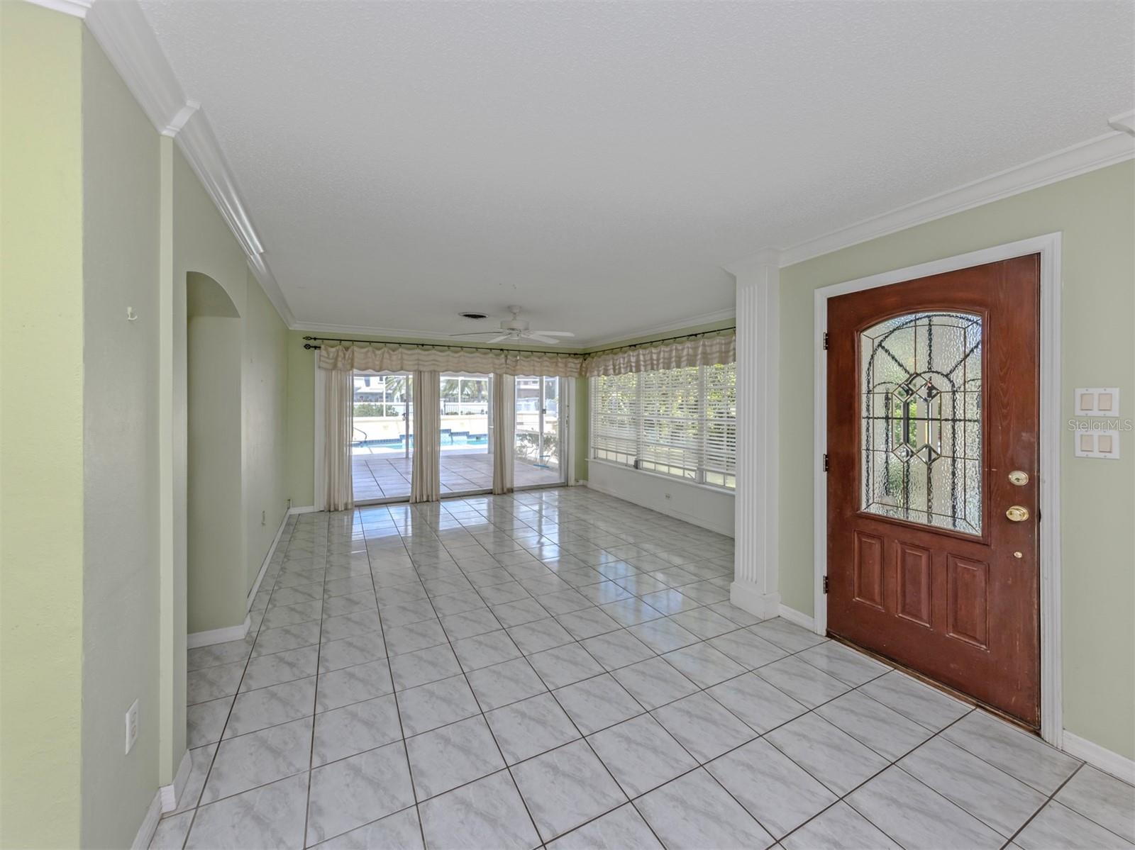 GULF MANOR - Residential