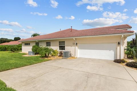 A home in LAKE WALES