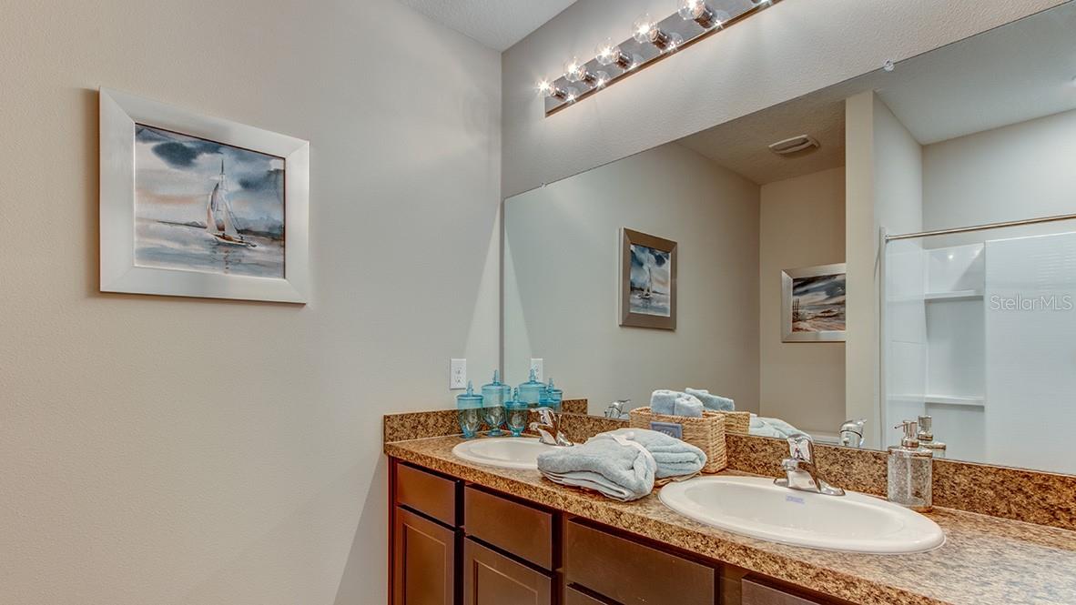 STAR FARMS AT LAKEWOOD RANCH - Residential