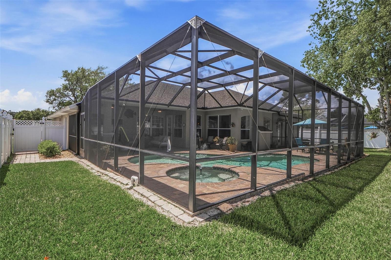 PINE LAKES - Residential