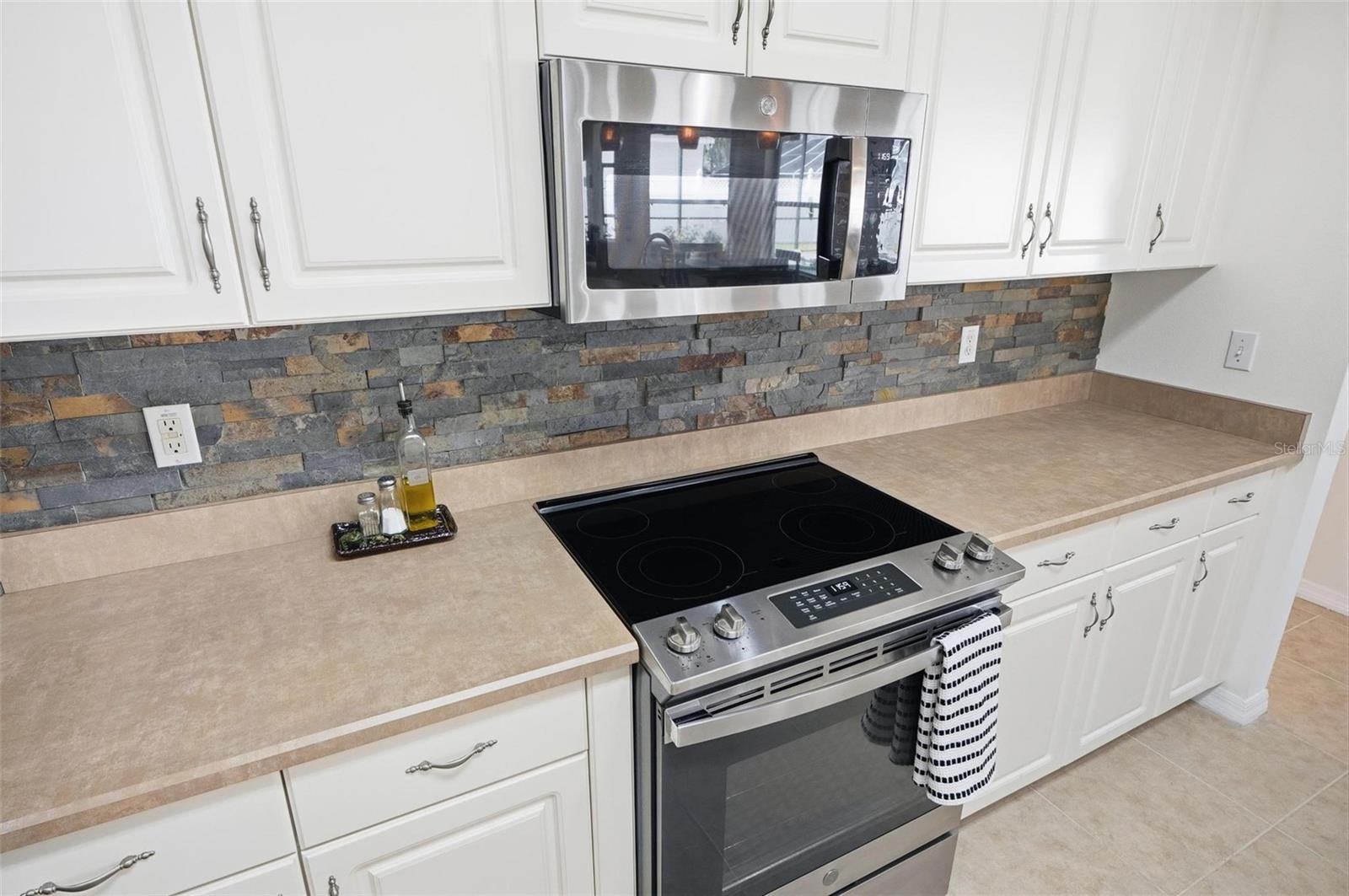 PINE LAKES - Residential