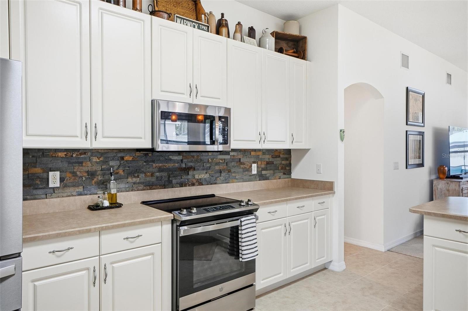 PINE LAKES - Residential