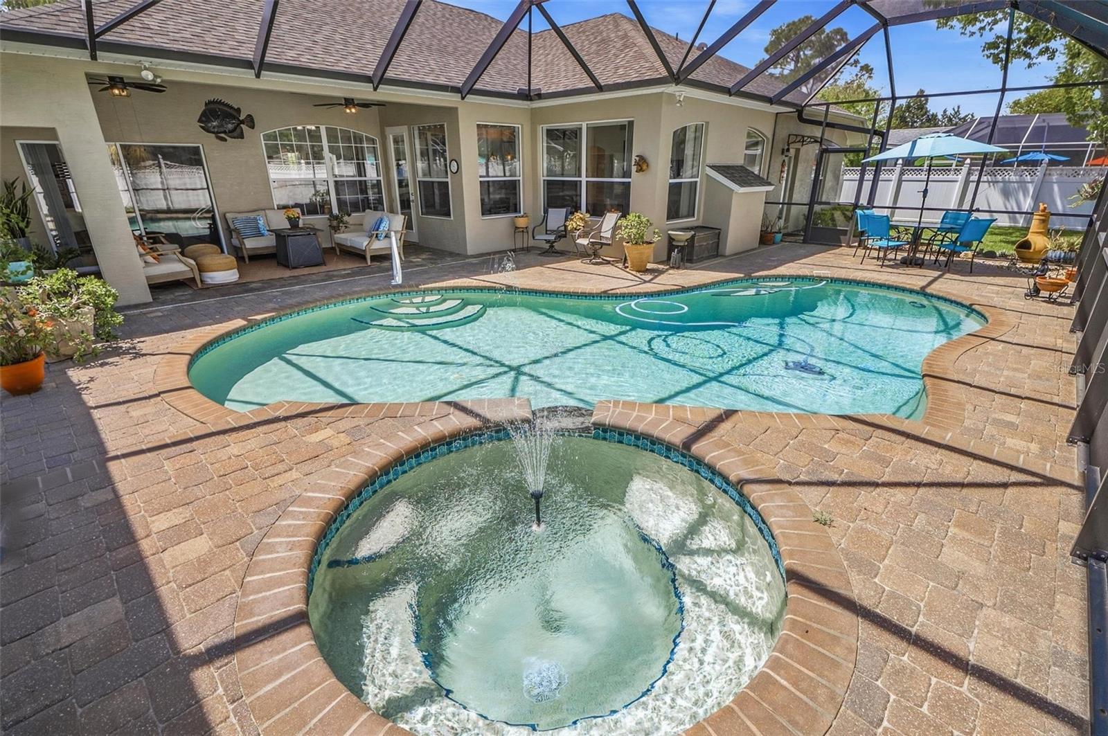 PINE LAKES - Residential