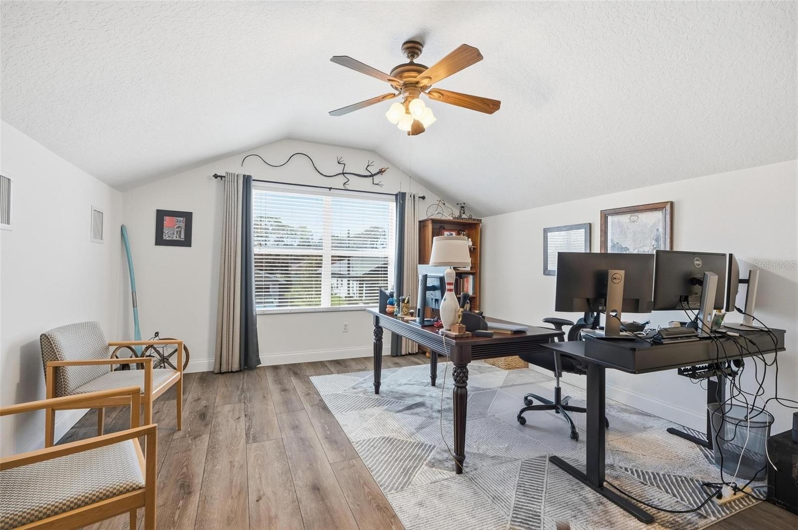 PINE LAKES - Residential