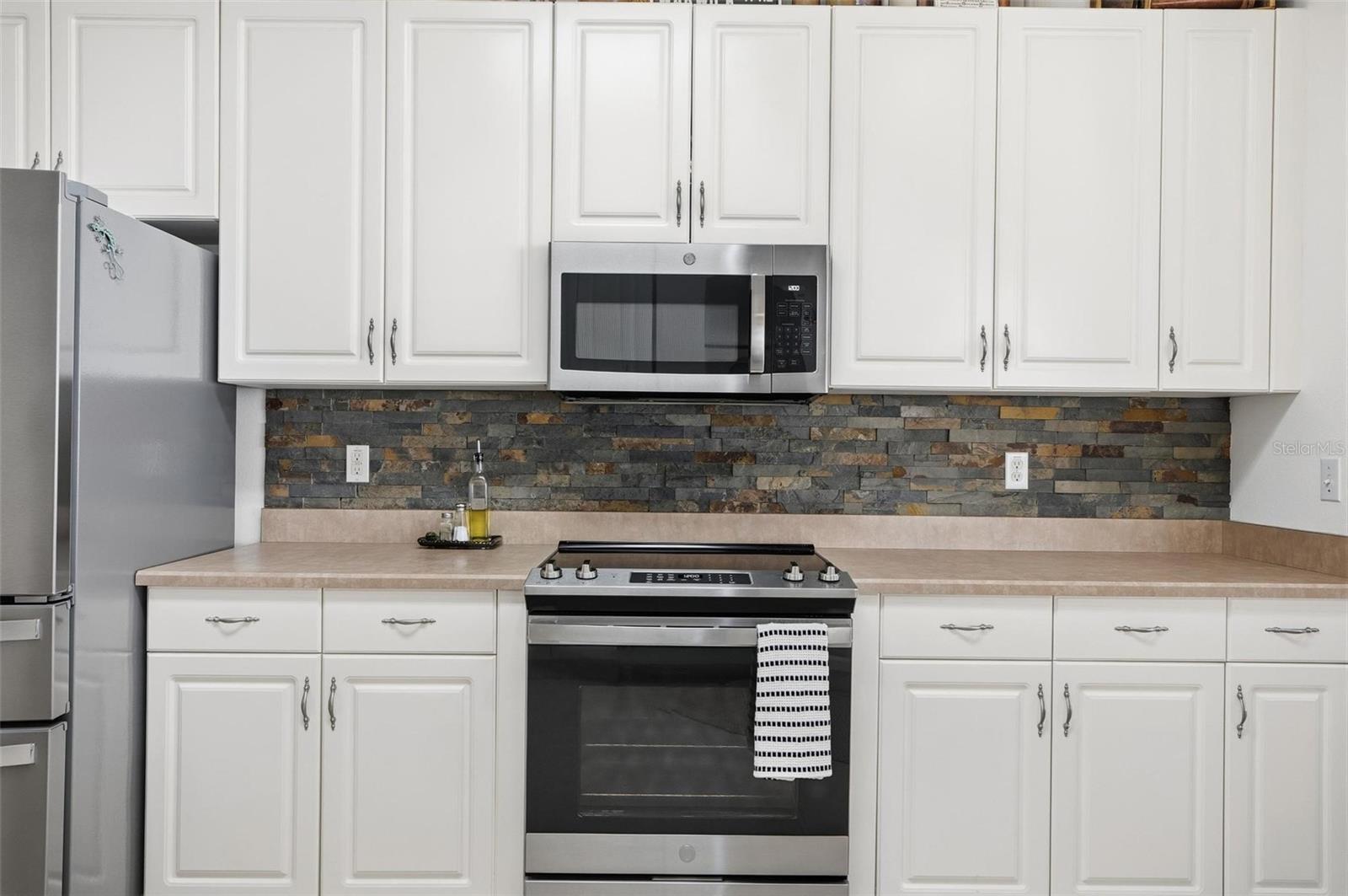 PINE LAKES - Residential