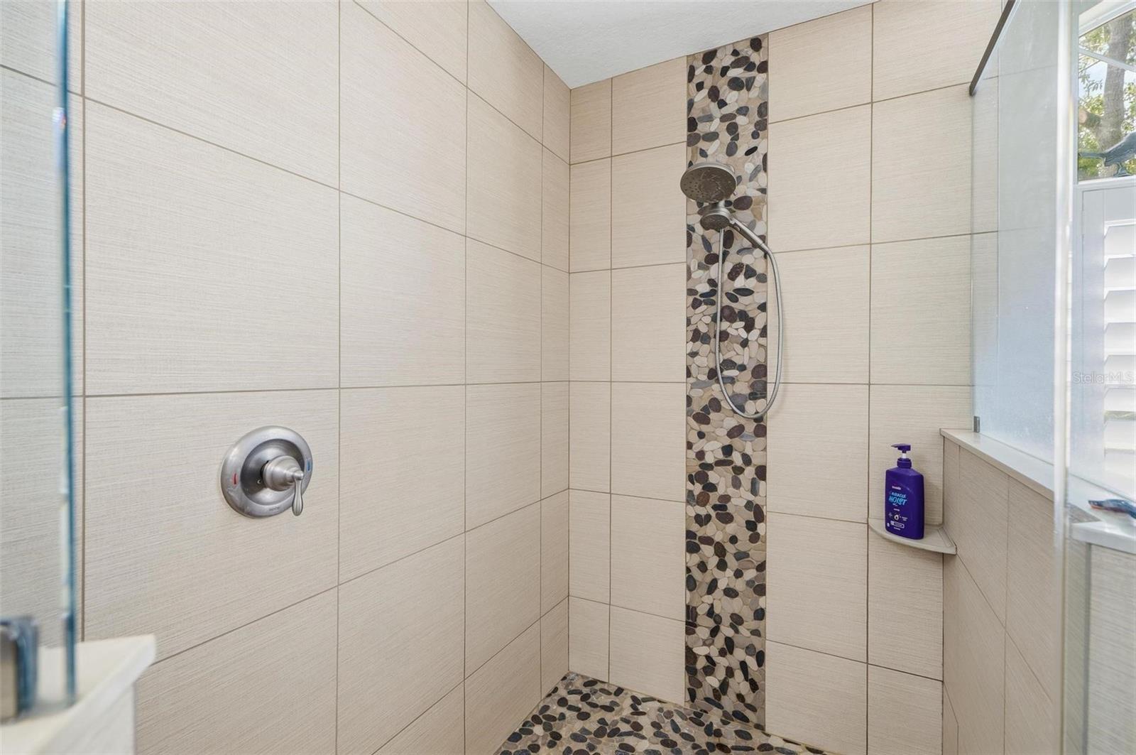 PINE LAKES - Residential