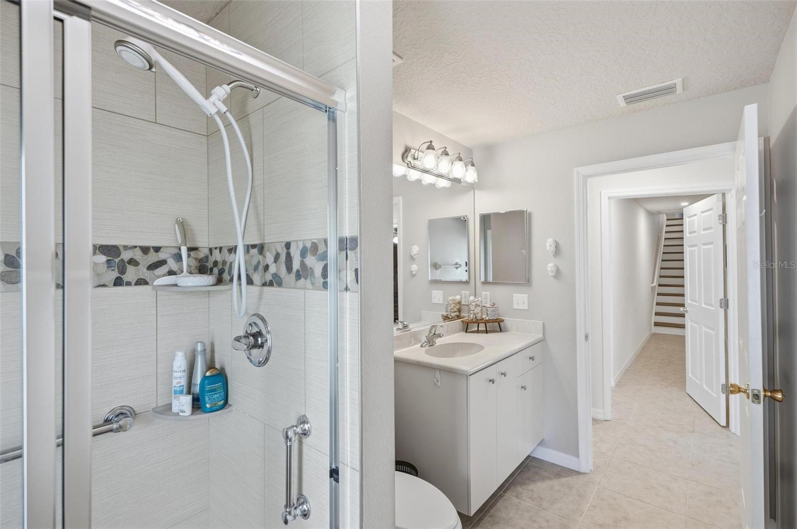 PINE LAKES - Residential