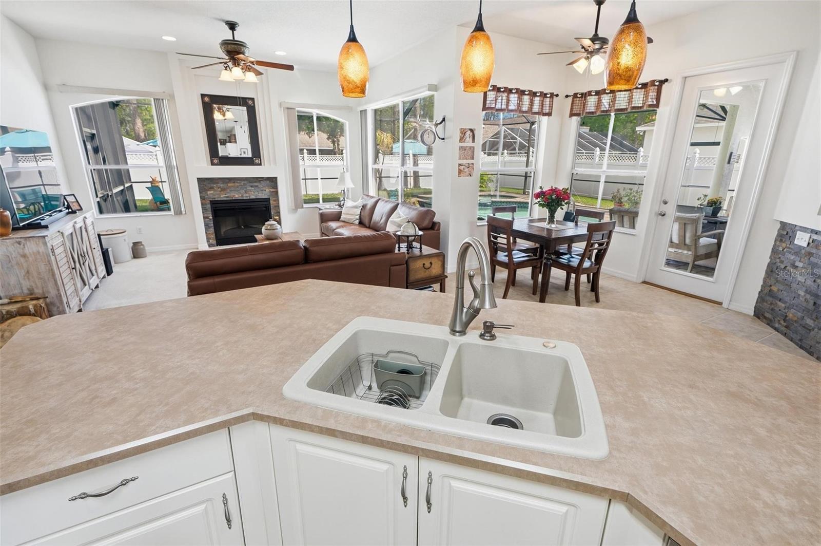 PINE LAKES - Residential