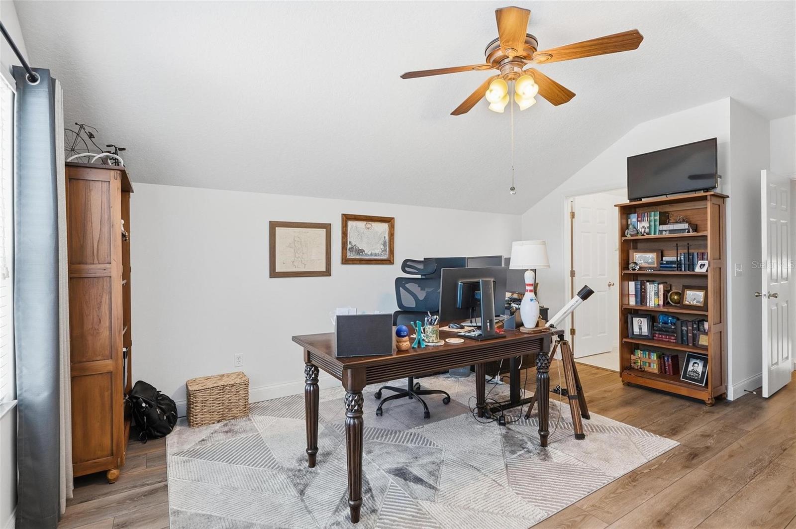 PINE LAKES - Residential