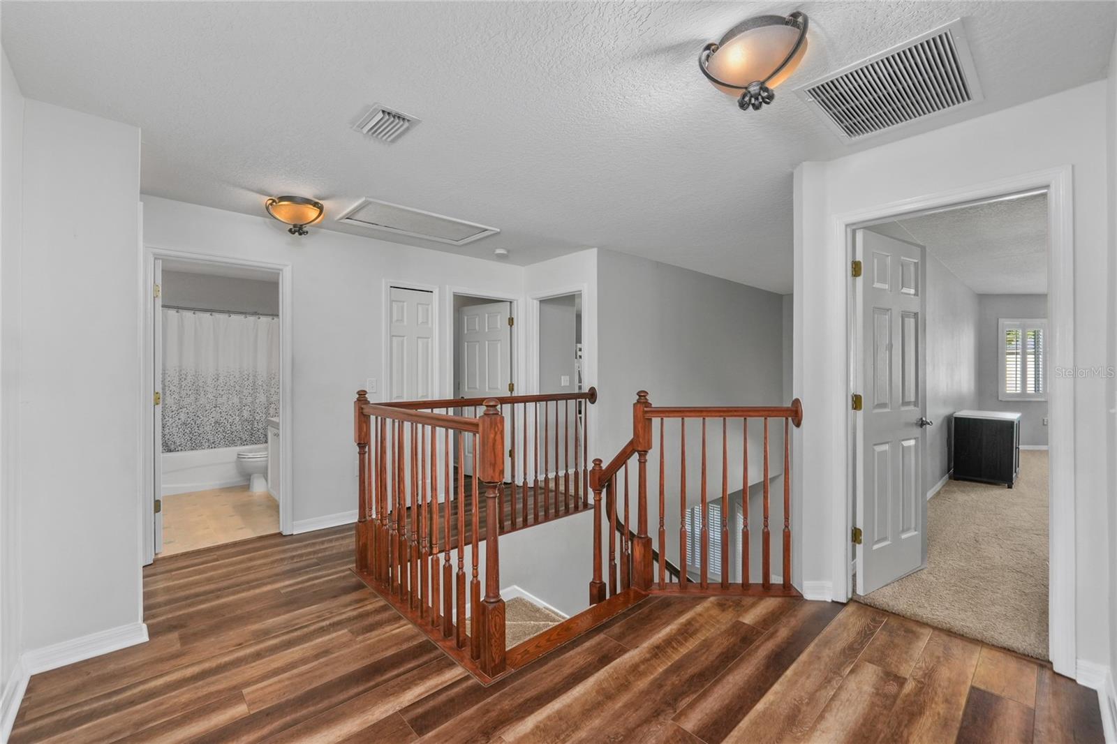 WINDSOR PARK AT THE EAGLES-FI - Residential