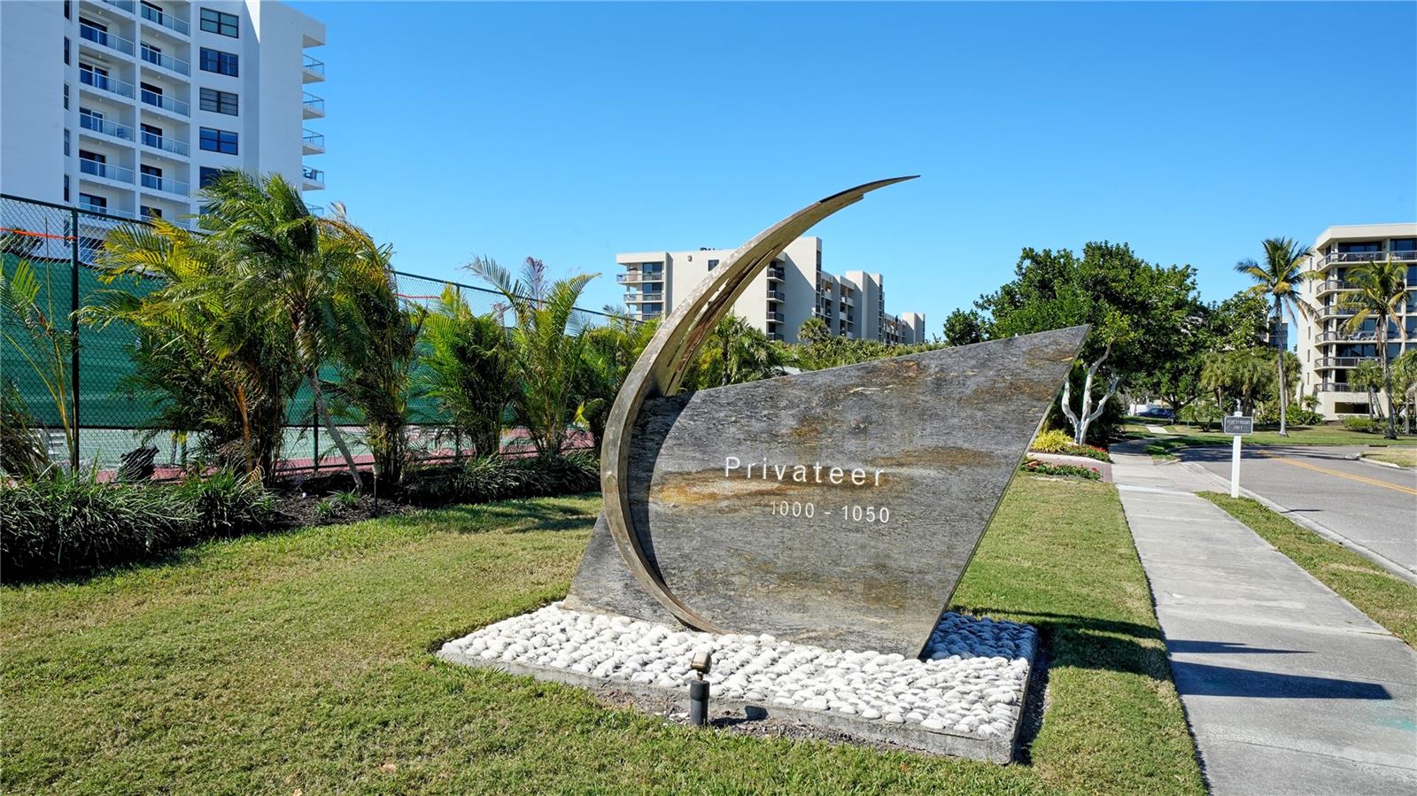 PRIVATEER SOUTH - Residential