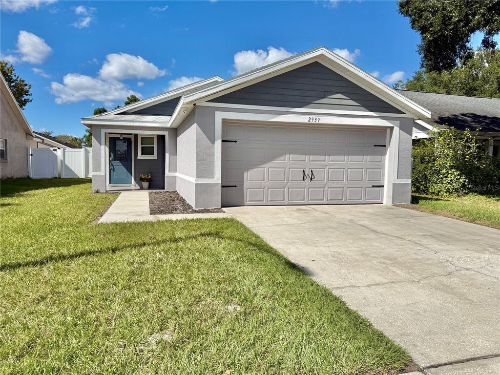 Photo of 2939 Canoe Circle, Saint Cloud, FL 34772 (MLS # S5136911)