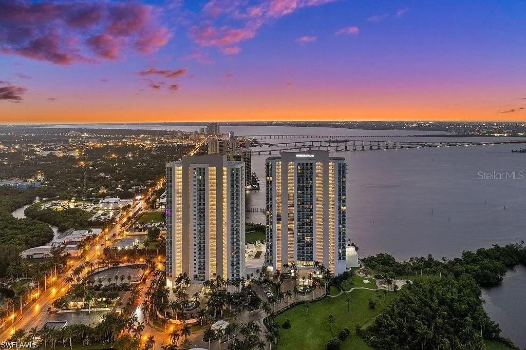 3000 OASIS GRAND BOULEVARD 1002