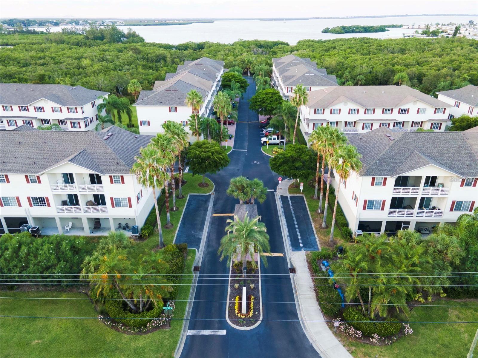 RIVERBAY TWNHMS PH THREE - Residential Lease