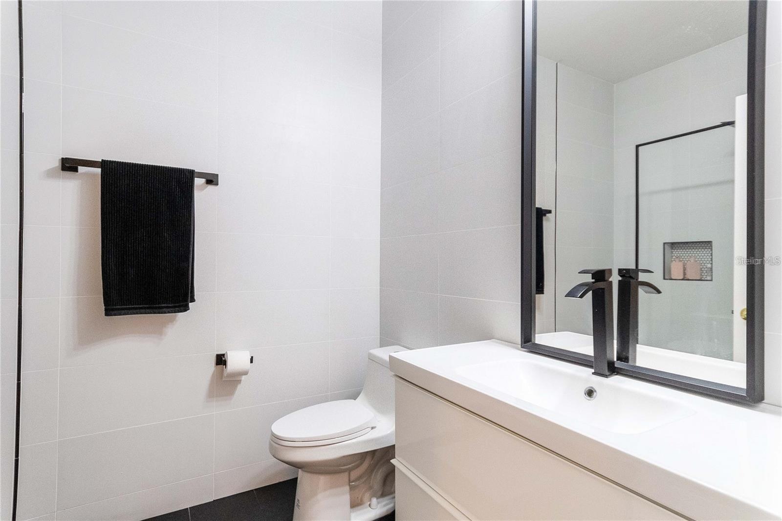 RIVERBAY TWNHMS PH THREE - Residential Lease