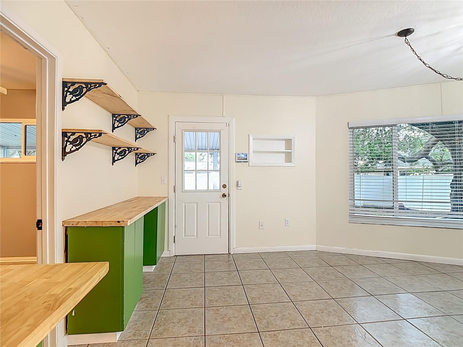 WILLIAMSBURG ESTATES - Residential