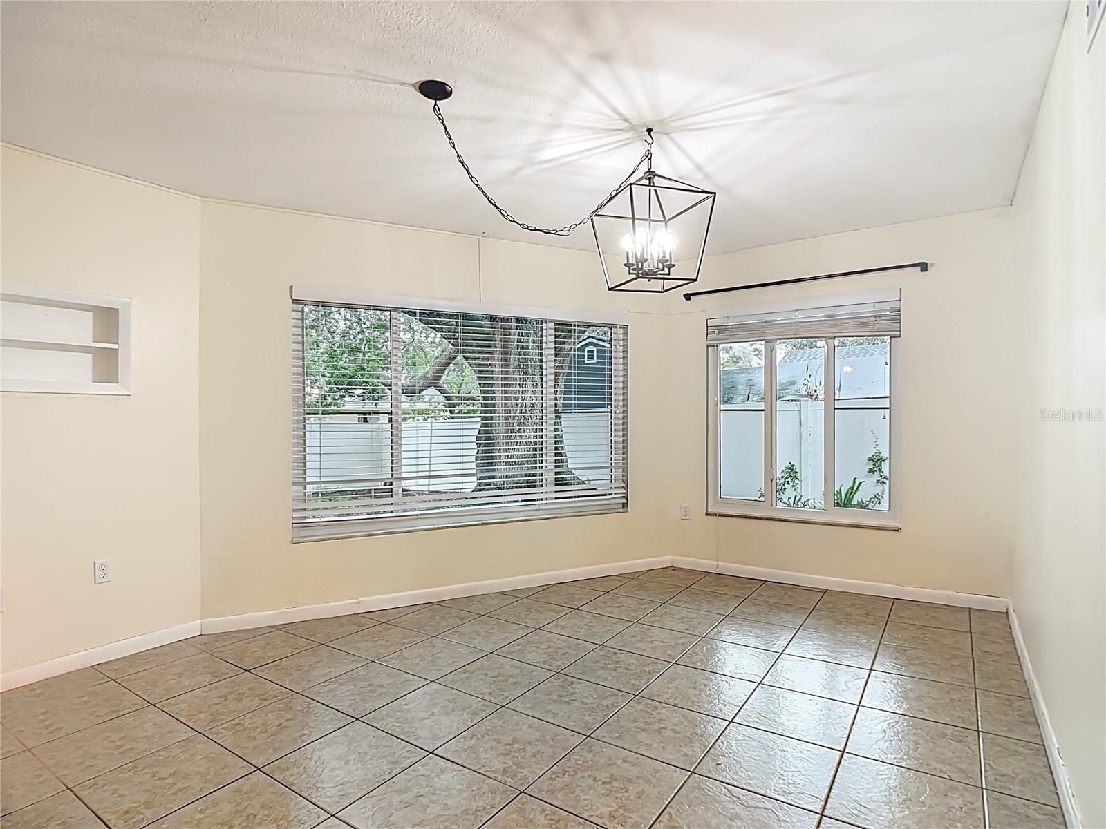 WILLIAMSBURG ESTATES - Residential