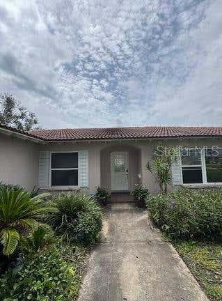 Photo of 2014 Tanglewood Way NE, St Petersburg, FL 33702 (MLS # TB8540159)