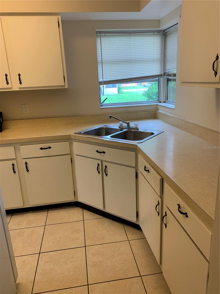 DELTONA LAKES UNIT 30 - Residential Lease
