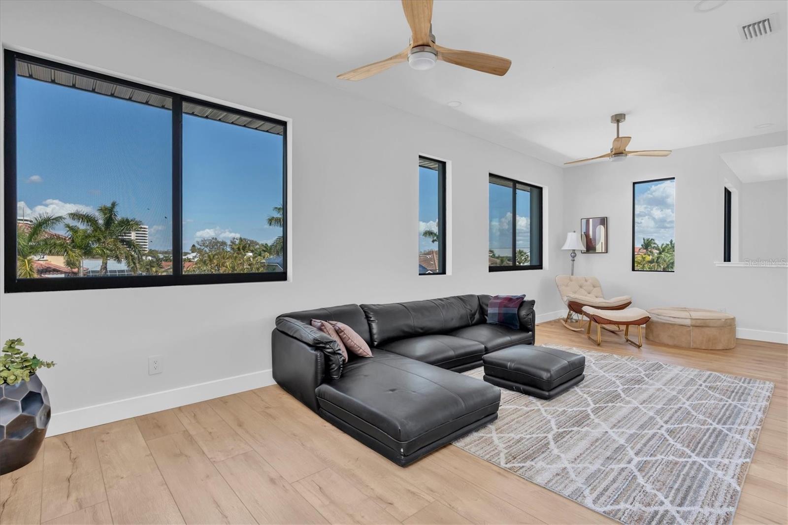 SKIMMER POINT PH III - Residential