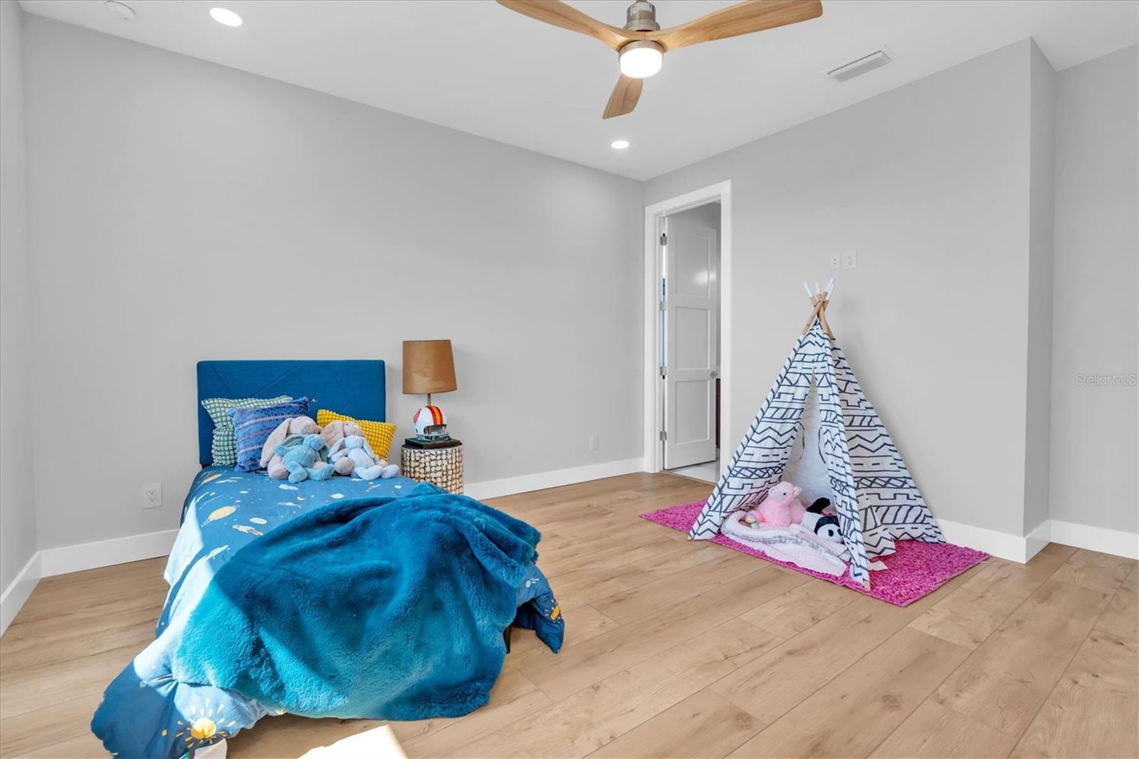 SKIMMER POINT PH III - Residential