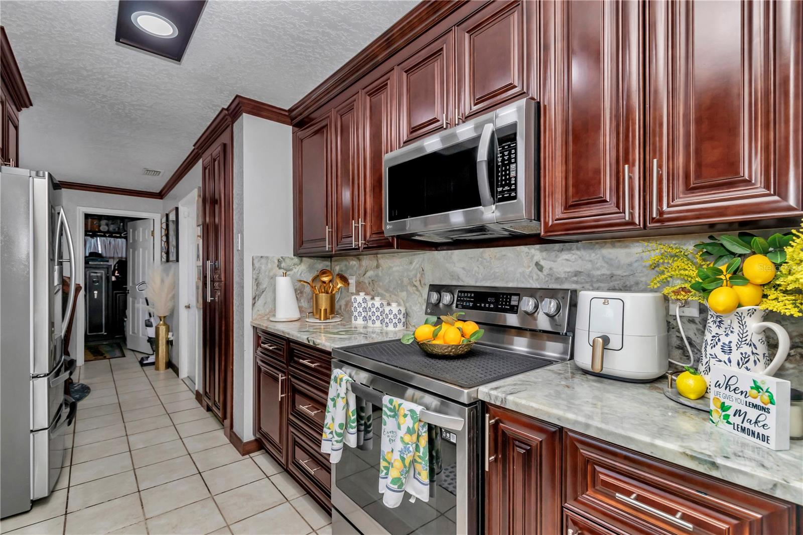 FOXBOROUGH FARMS - Residential